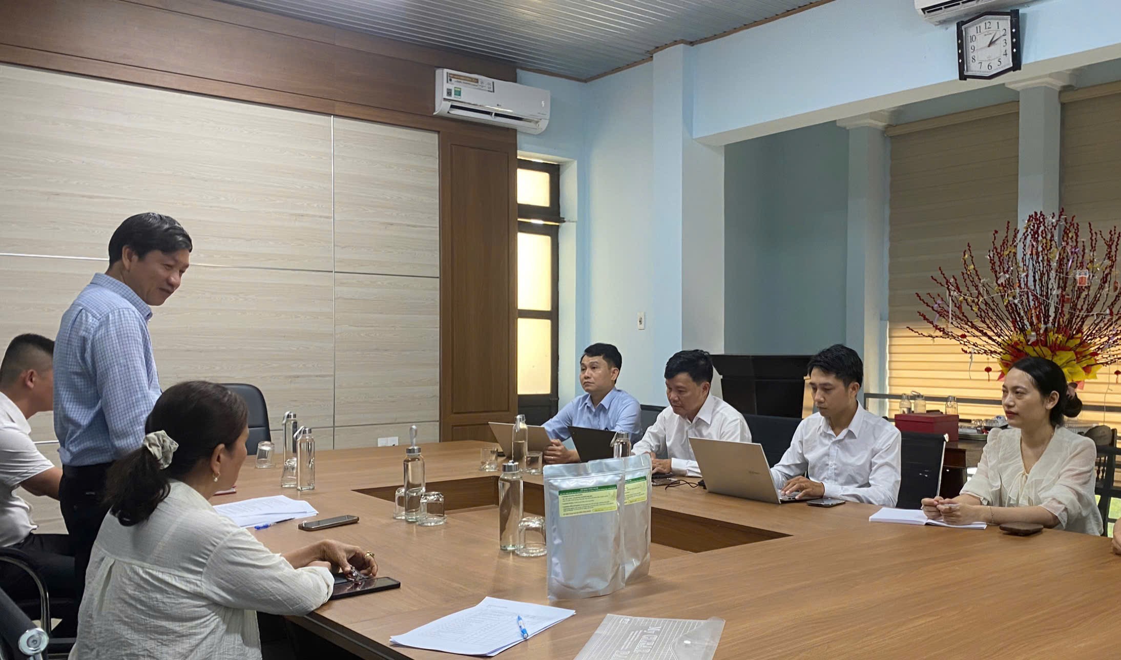 Khảo sát, tư vấn hỗ trợ hộ kinh doanh và tăng cường phối hợp triển khai các hoạt động hỗ trợ doanh nghiệp tại phường Hương Trà